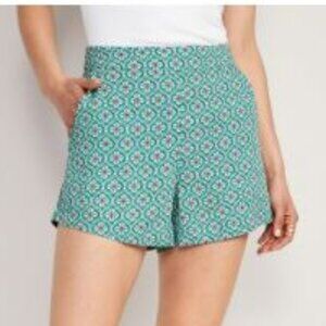 4" High-Rise Pull On Shorts sz L